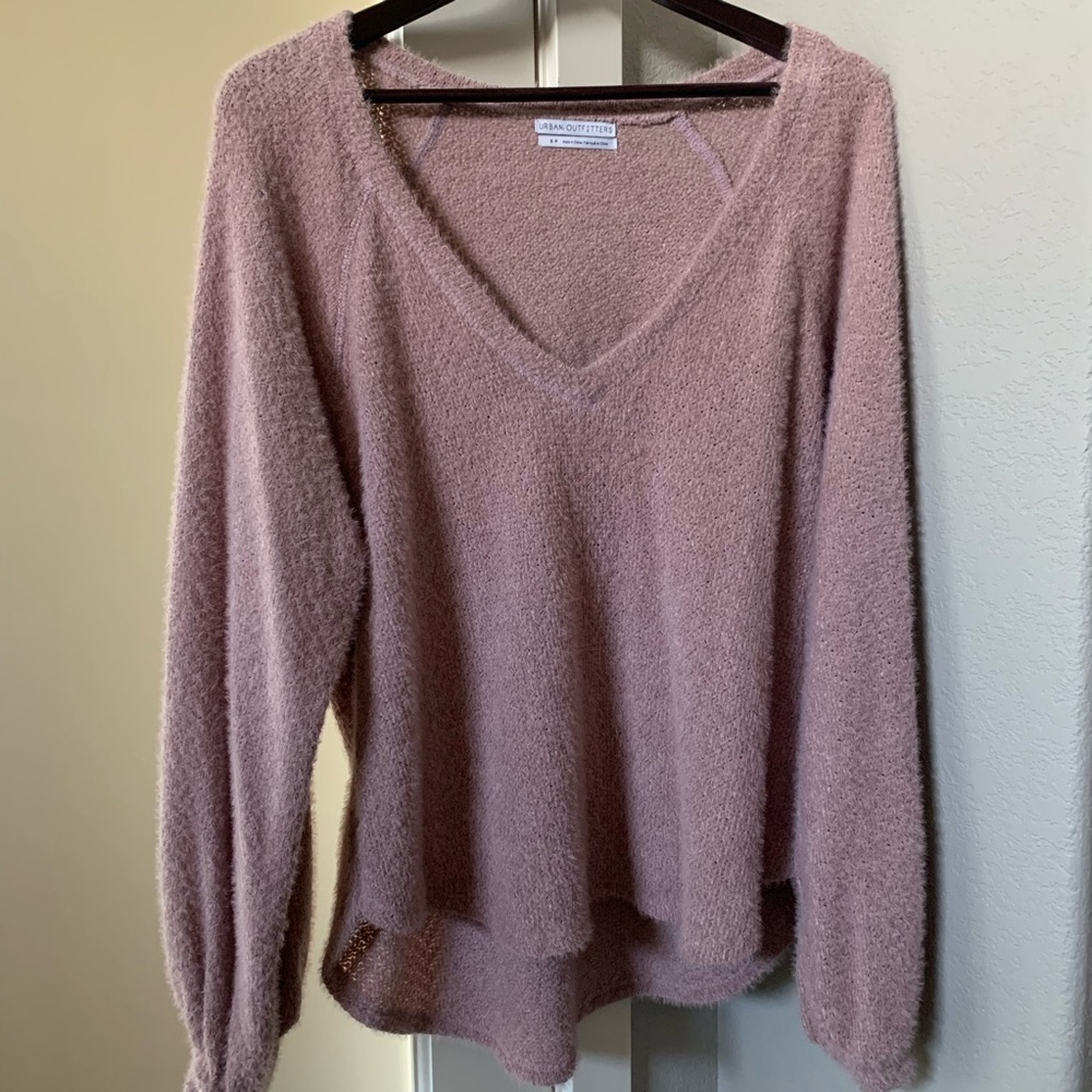 🦋SOLD🦋URBAN OUTFITTERS SWEATER